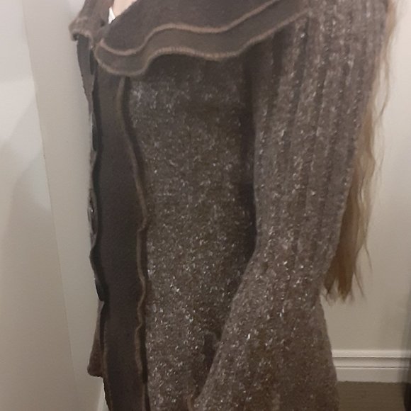 Cleo Sweater- Size S/M- Excellent Condition - Picture 2 of 3